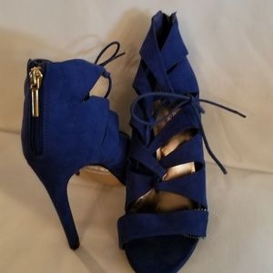 Madden Girl Blue Suede Cage Toe Shoes Sz 7…